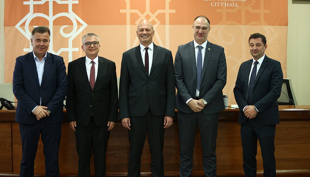Zračna luka Mostar potpisala ugovore s Croatia Airlinesom i Hifom