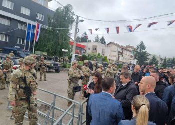 Sukobi prosvjednika i vojnika KFOR-a na sjeveru Kosova, više ozlijeđenih