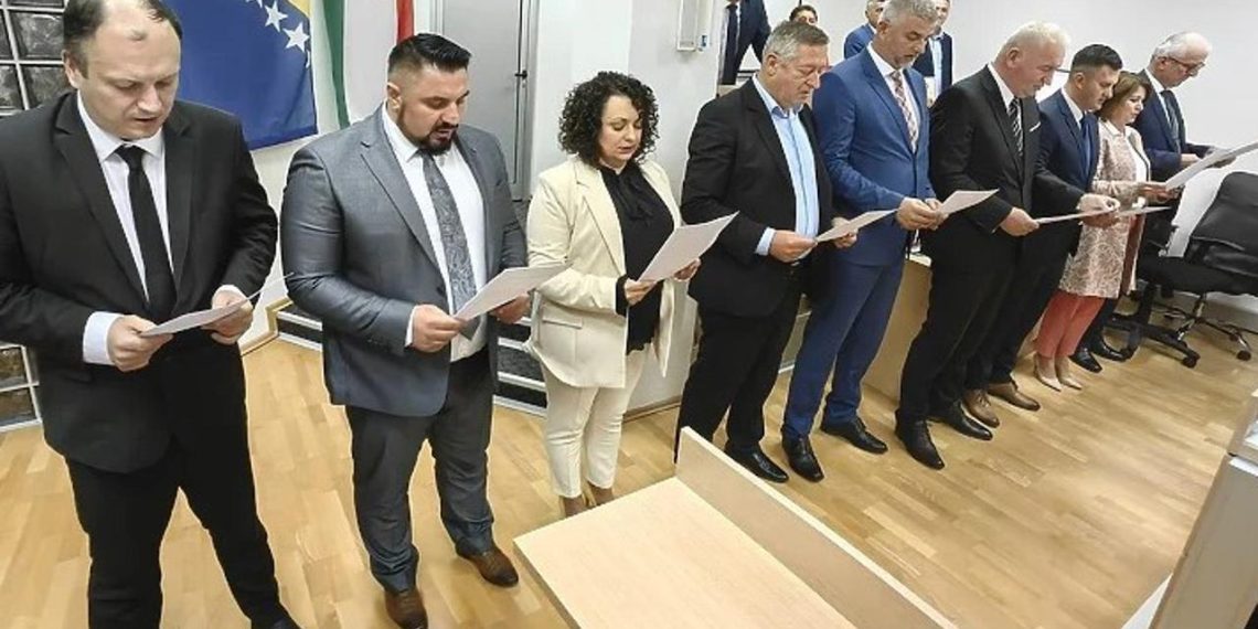 Sa 23 glasa “za” imenovana nova Vlada Srednjobosanske županije