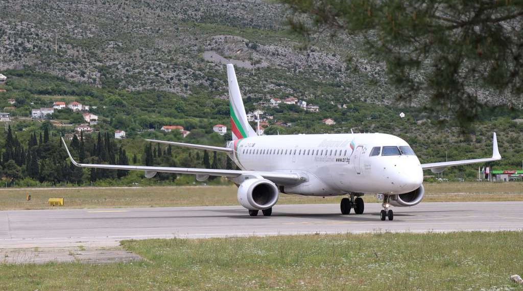 Turistički radnici iz Srbije sletjeli u Mostar obići će atrakcije Hercegovine