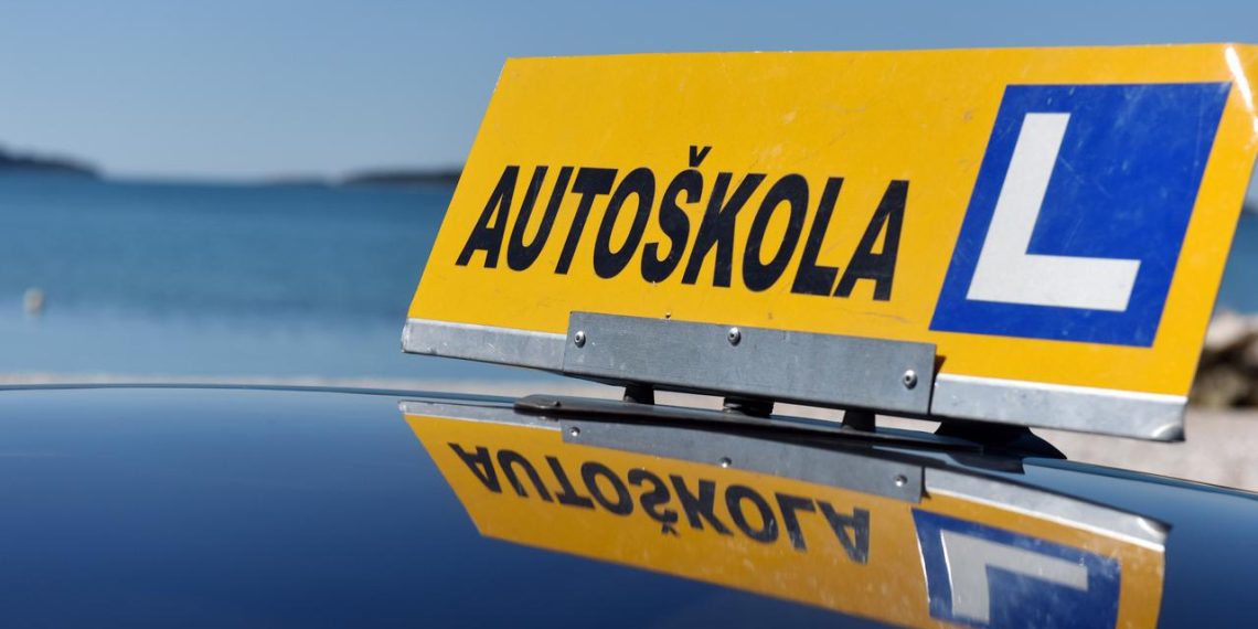 Autoškole u Sarajevu podigle cijene: Obuka za B kategoriju 1.480 KM