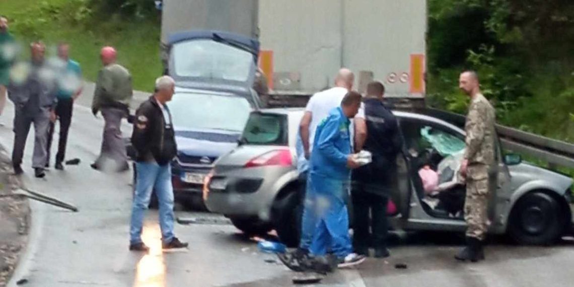 Teška nesreća kod Pala: Pet osoba ozlijeđeno, ima i maloljetnika