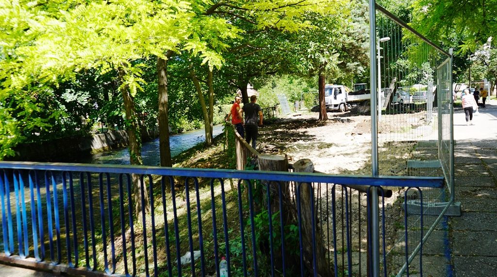 MOSTAR: Počelo uređenju šetnice uz rijeku Radobolju u naselju Dum