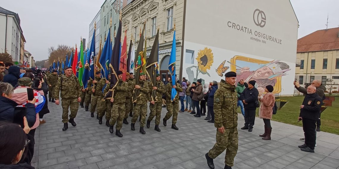 U vukovarskoj Koloni sjećanja oko 120.000 sudionika