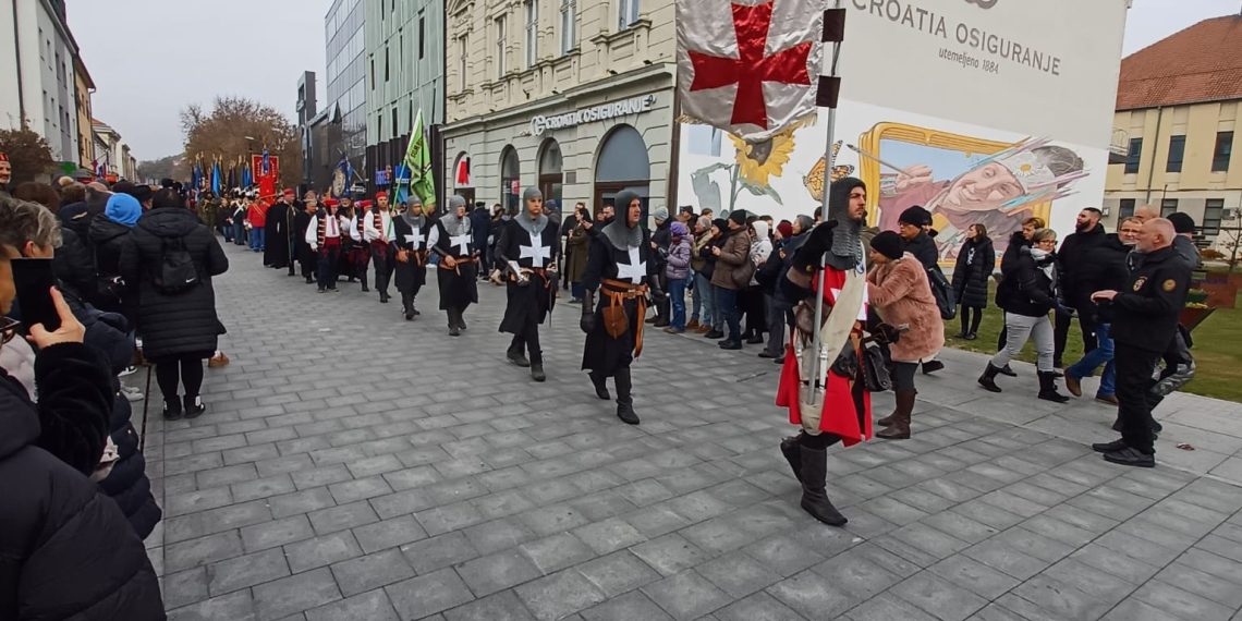 U vukovarskoj Koloni sjećanja oko 120.000 sudionika