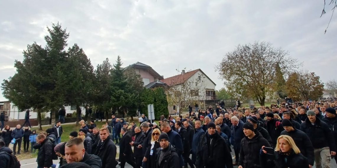 U vukovarskoj Koloni sjećanja oko 120.000 sudionika