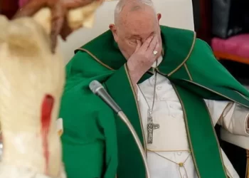 Papa Franjo u teškom stanju: Sprema se izbor nasljednika?