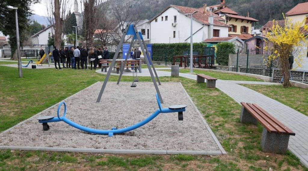 Otvoren park i dječje igralište u Franjevačkoj ulici u Mostaru